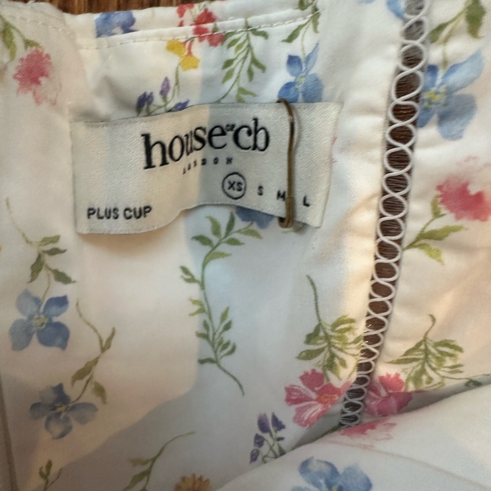 House of CB YSABELLA
White Posy Print Cotton Maxi Sundress - Picture 7 of 7
